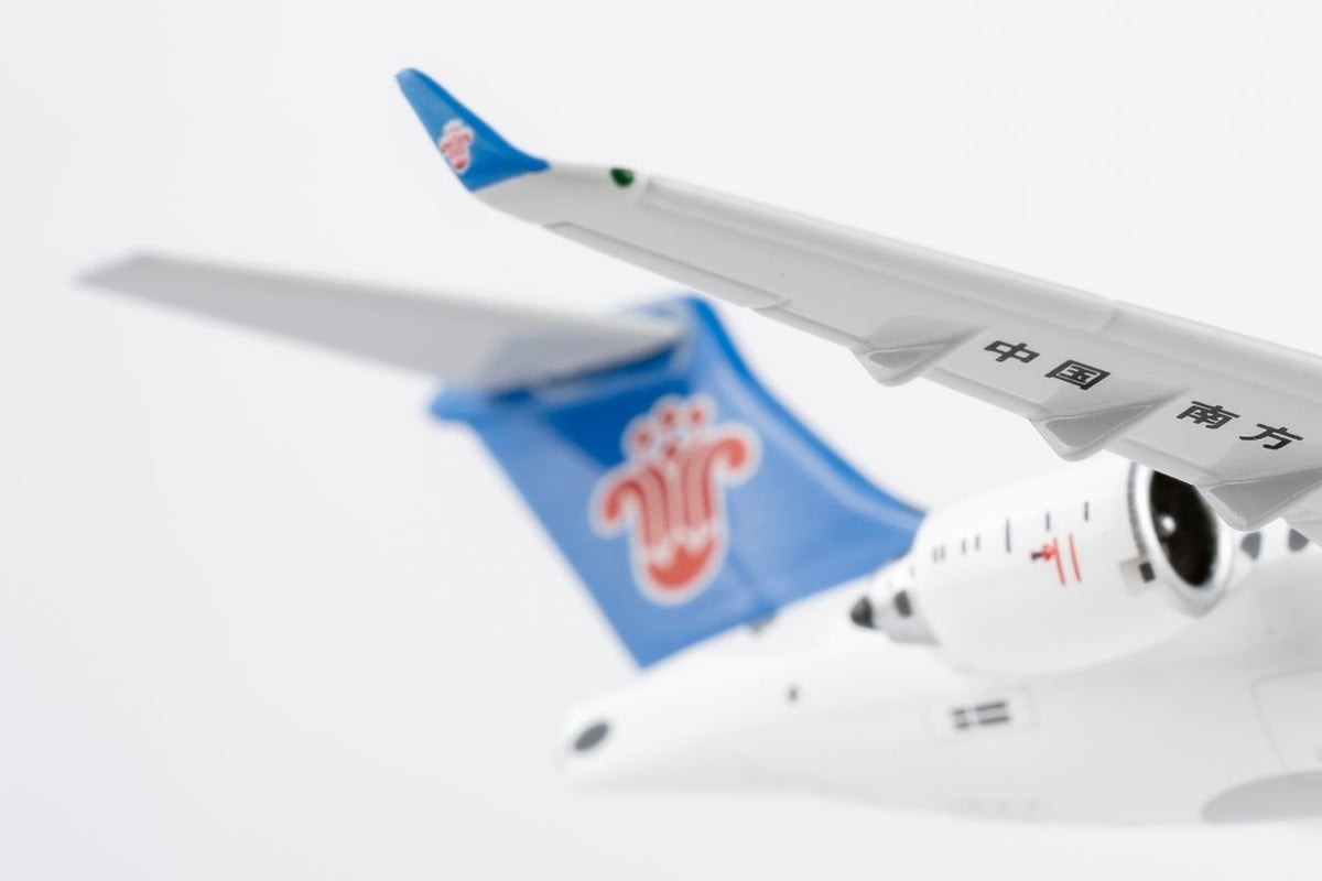 NG Models 24064 1:400 China Southern Airlines C909 B - 658Z