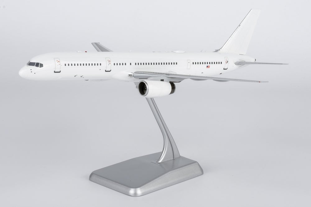 NG Models 42043 1:200 USA - Air Force C - 32B (757 - 200) 00 - 9001