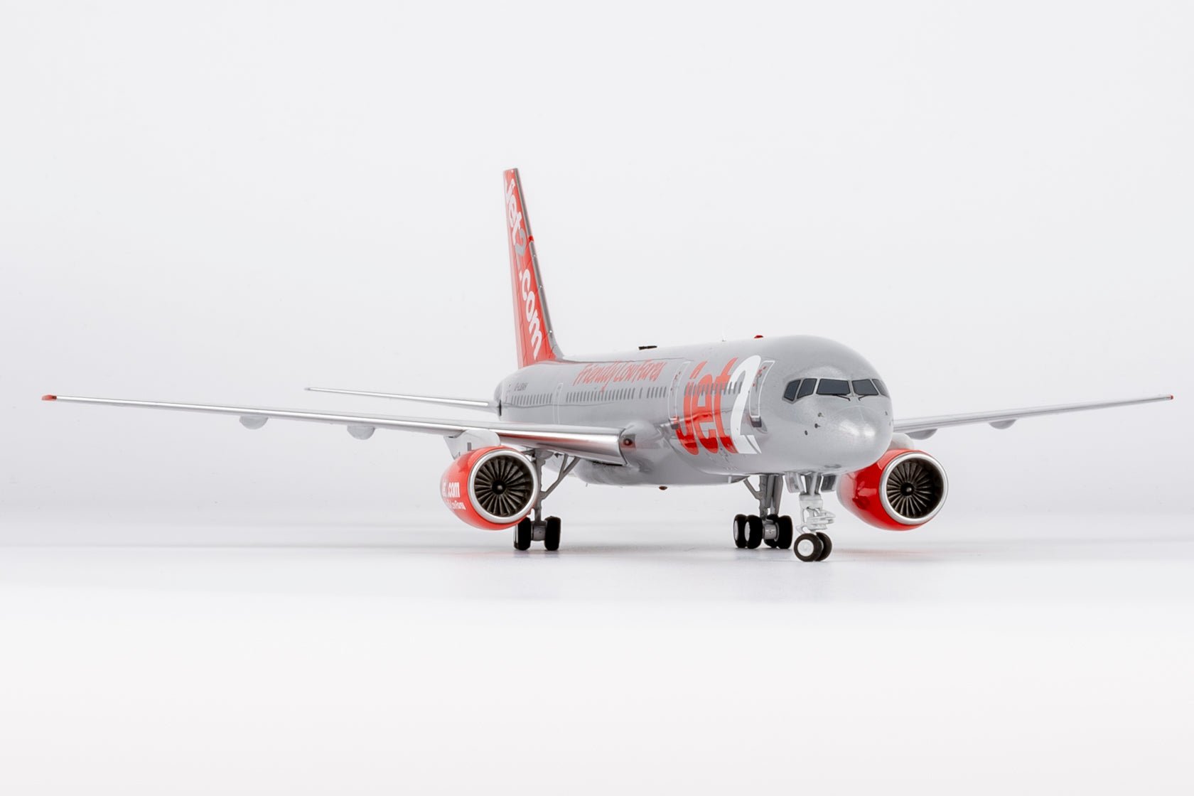 NG Models 42053 1:200 Jet2 757 - 200 G - LSAH