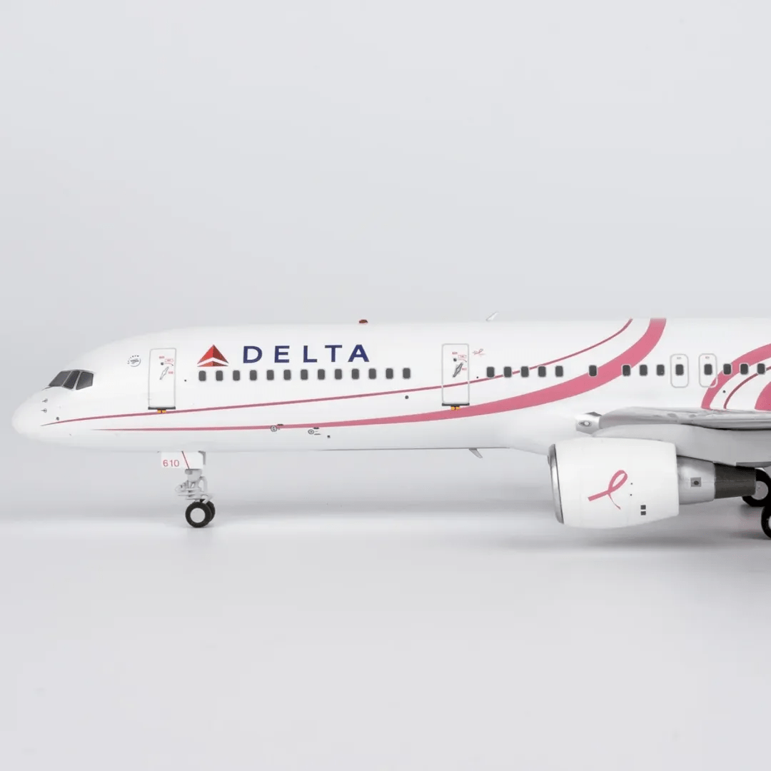 NG Models 42056 1:200 Delta Air Lines 757 - 200/w N610DL (special Song paint scheme for Breast Cancer Awareness)
