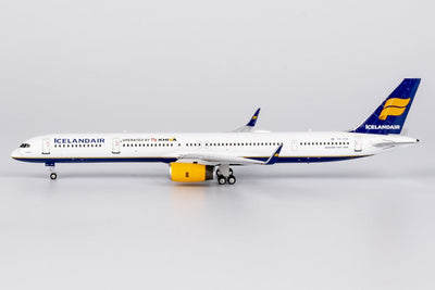 NG Models 45007 1:400 Icelandair (Fly Khiva) 757 - 300/w TF - FIX (with "operated by fly KHIVA" titles)