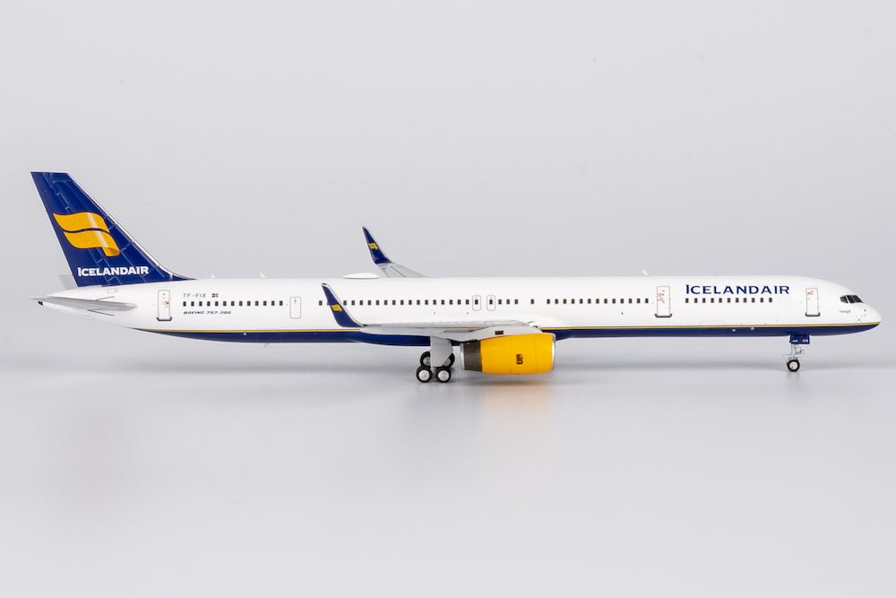 NG Models 45008 1:400 Icelandair 757 - 300/w TF - FIX