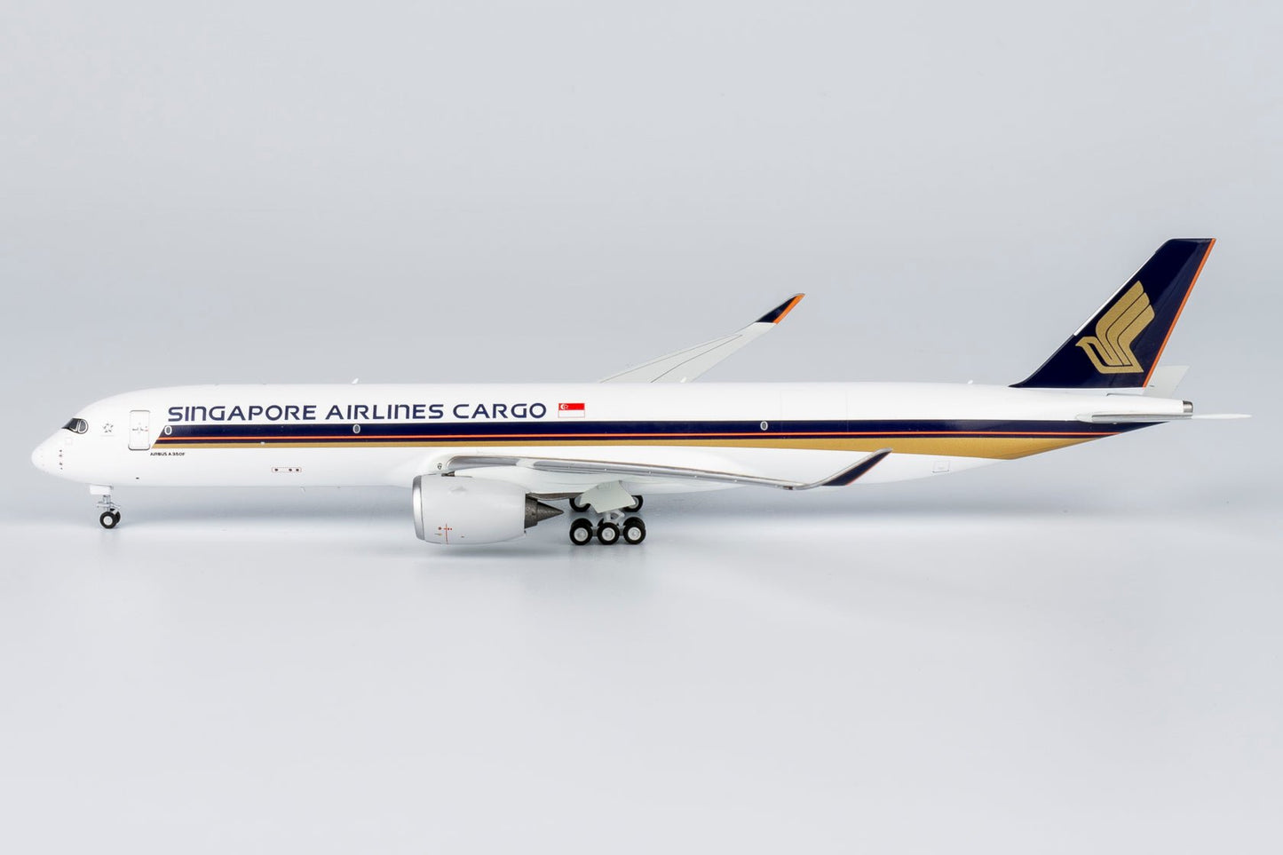 NG Models 46003 1:400 Singapore Airlines Cargo A350F