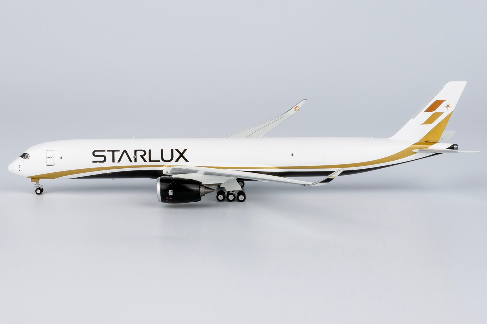 NG Models 46005 1:400 Starlux A350F