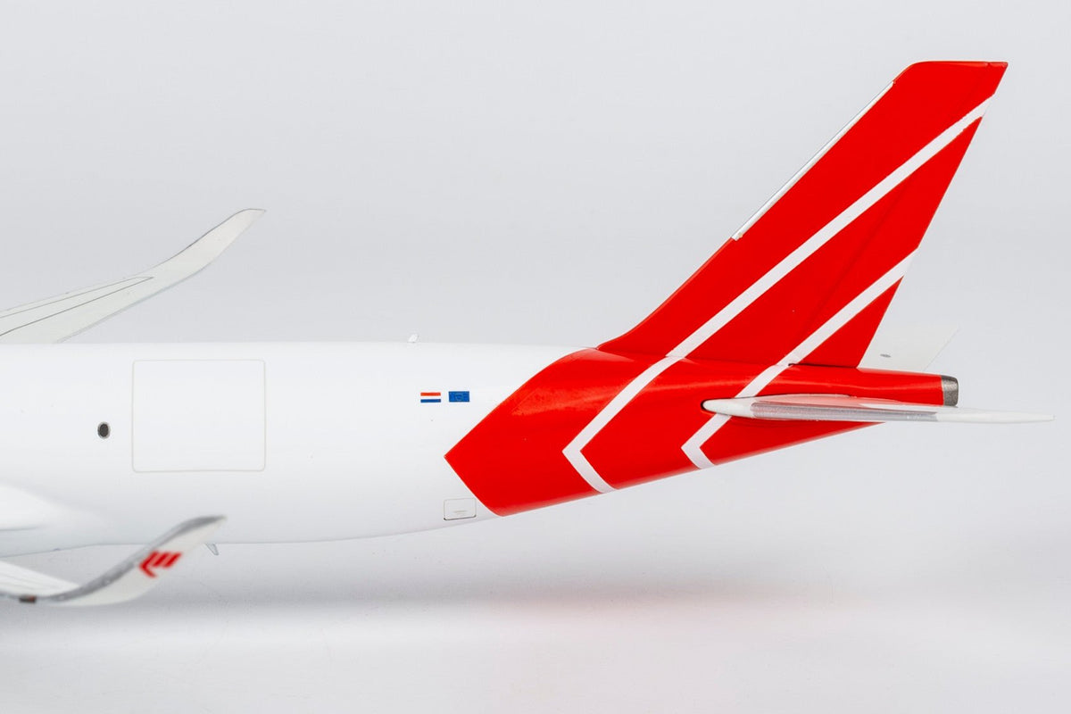 NG Models 46009 1:400 Martinair A350F