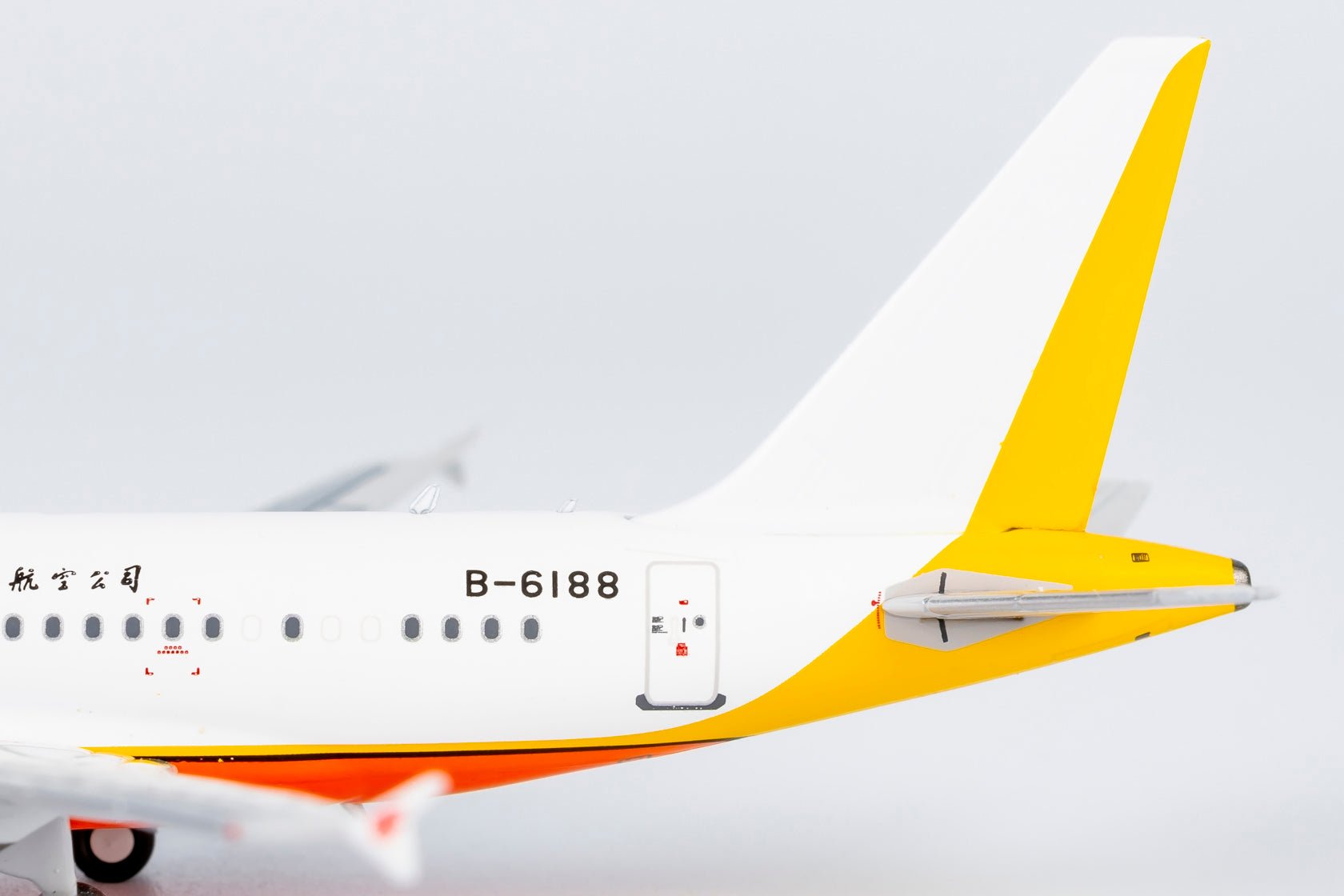 NG Models 48013 1:400 China Sonangol International (Air China) ACJ318 B - 6188 (with "Air Chin