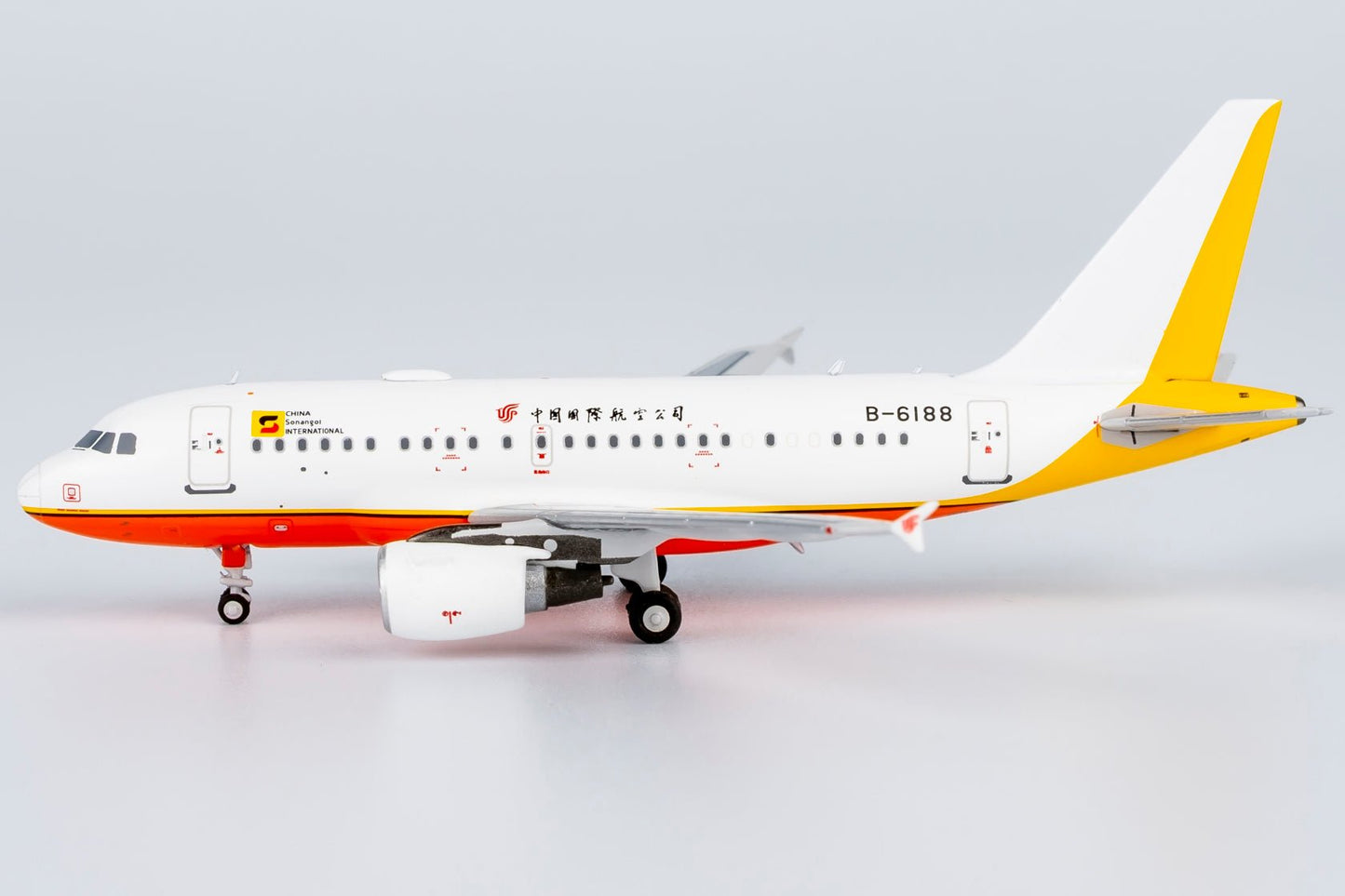 NG Models 48013 1:400 China Sonangol International (Air China) ACJ318 B - 6188 (with "Air Chin