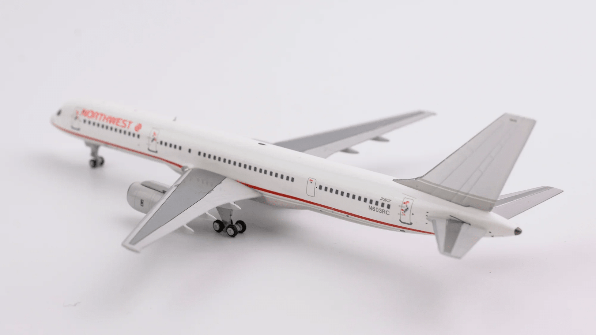 NG Models 53031 1:400 Northwest Airlines 757 - 200 N603RC (Republic scheme)