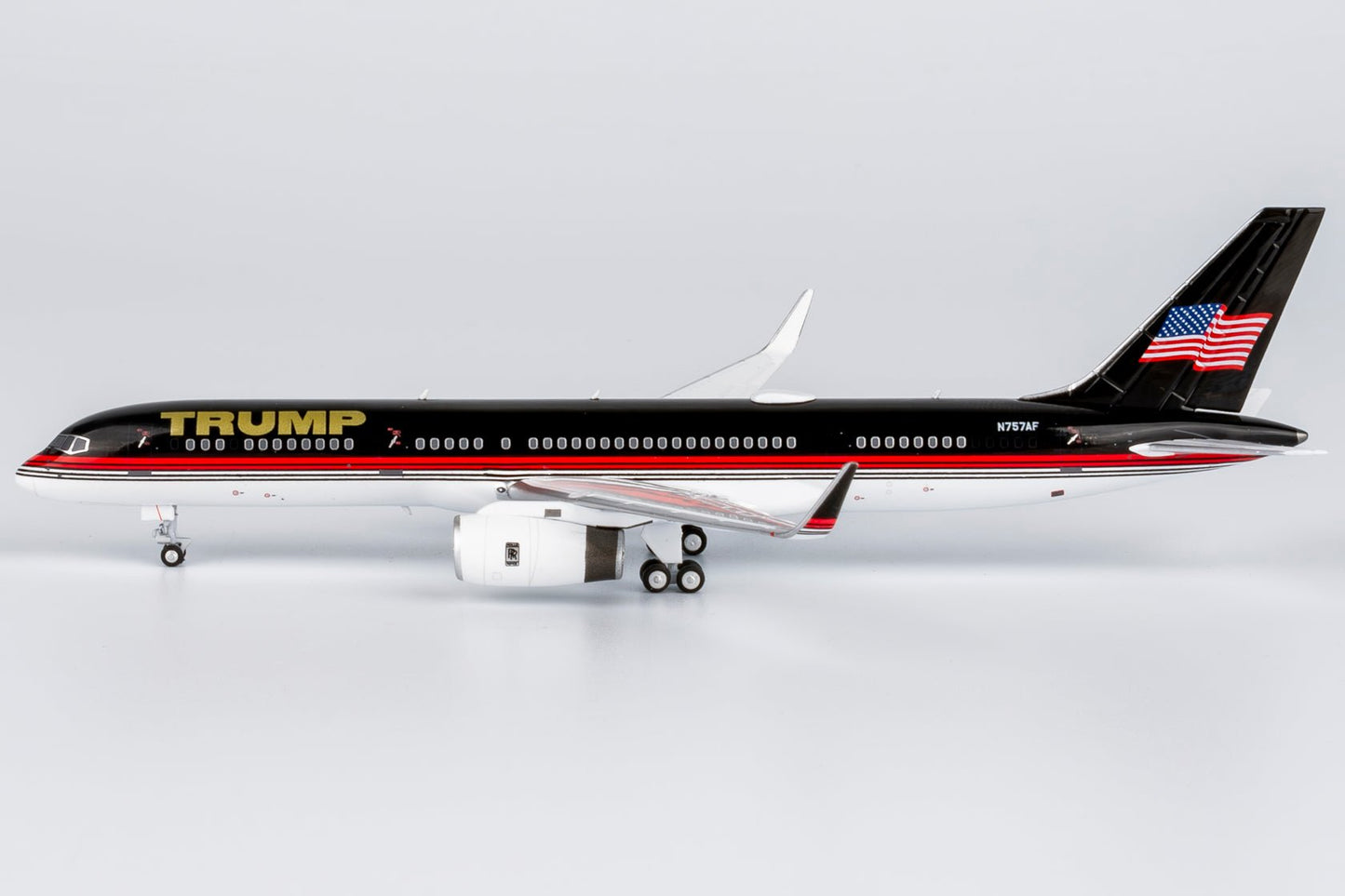 NG Models 53208 1:400 The Trump Organization 757 - 200/w N757AF (with national flag on tail)