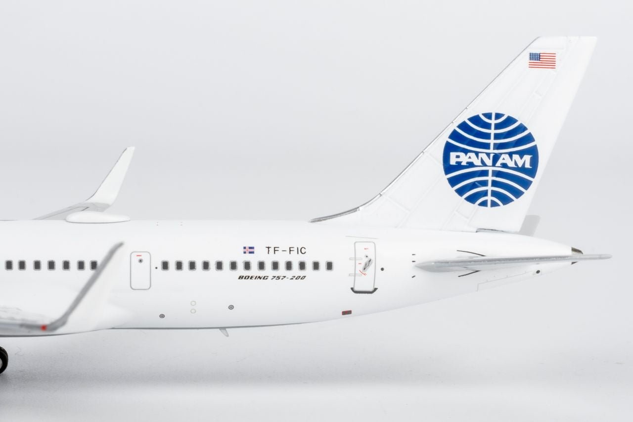 NG Models 53210 1:400 Icelandair 757 - 200/w TF - FIC (Criterion Travel's Pan Am livery)