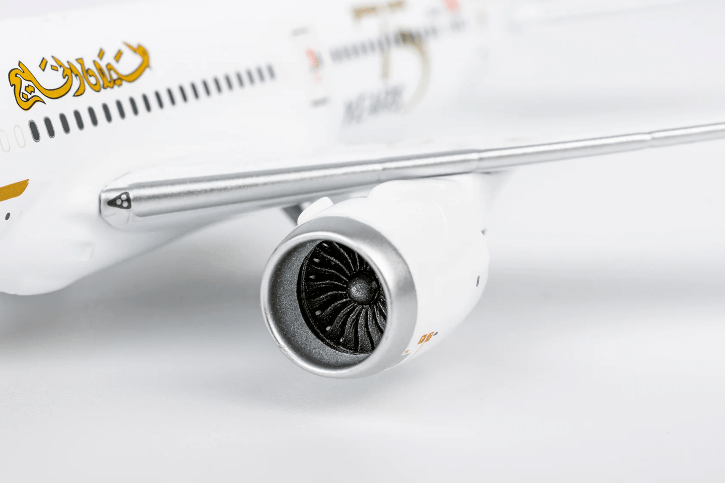 NG Models 55156 1:400 Gulf Air 787 - 9 Dreamliner A9C - FG (1976 retro cs, "75 Years" sticker)