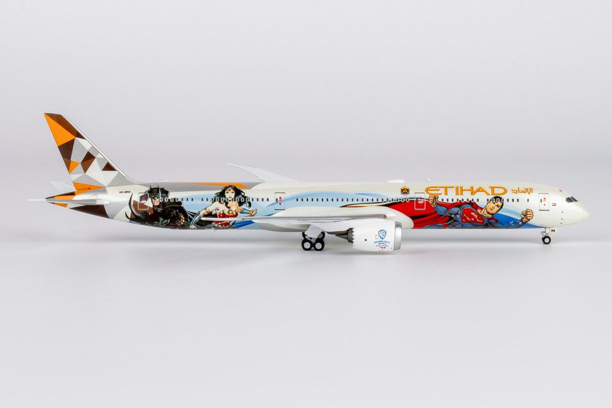 NG Models 56031 1:400 Etihad Airways 787 - 10 Dreamliner A6 - BMA (Warner Bros. World Abu Dhabi)