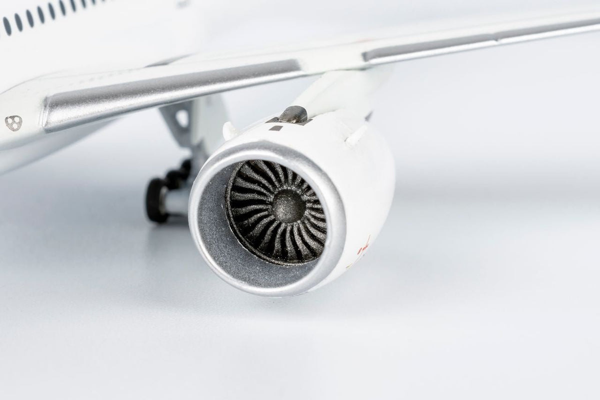 NG Models 57016 1:400 Japan Airlines (JAL) A350 - 1000 JA04WJ
