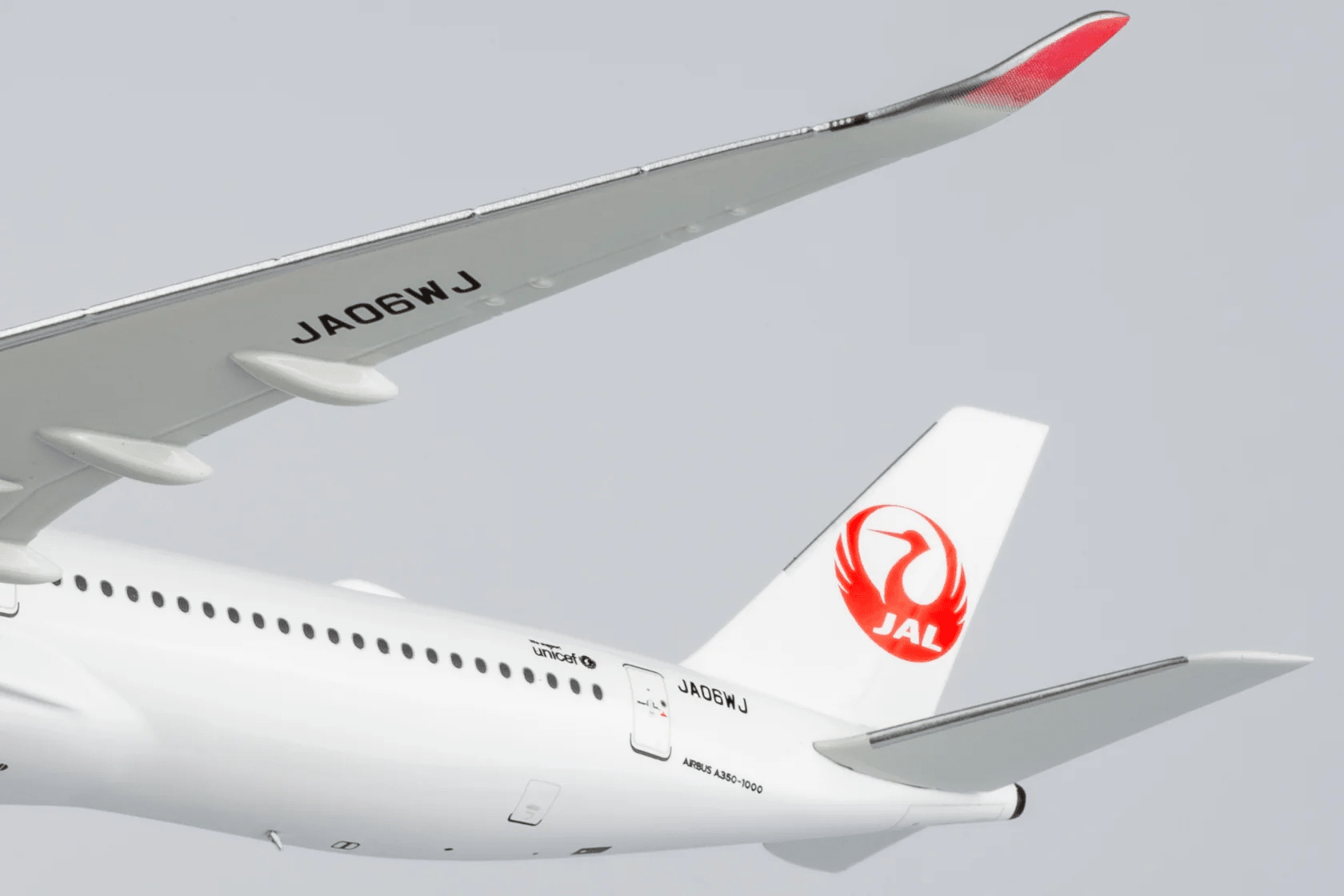 NG Models 57018 1:400 Japan Airlines (JAL) A350 - 1000 JA06WJ