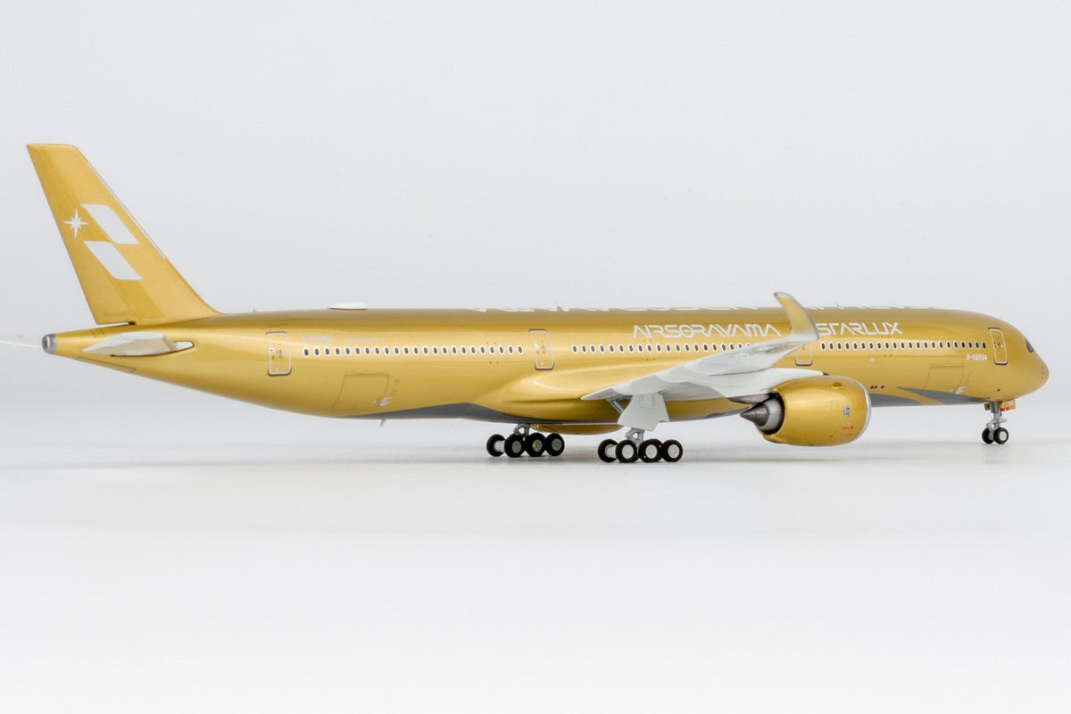 NG Models 57048 1:400 Starlux Airlines A350-1000 B-58554 (Airsorayama Golden)