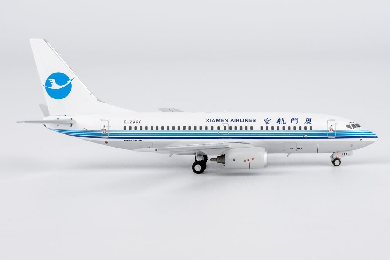 NG Models 64138 1:400 Xiamen Airlines 737 - 700 B - 2998 (classic colors; Xiamen Airlines' first 737 - 700)