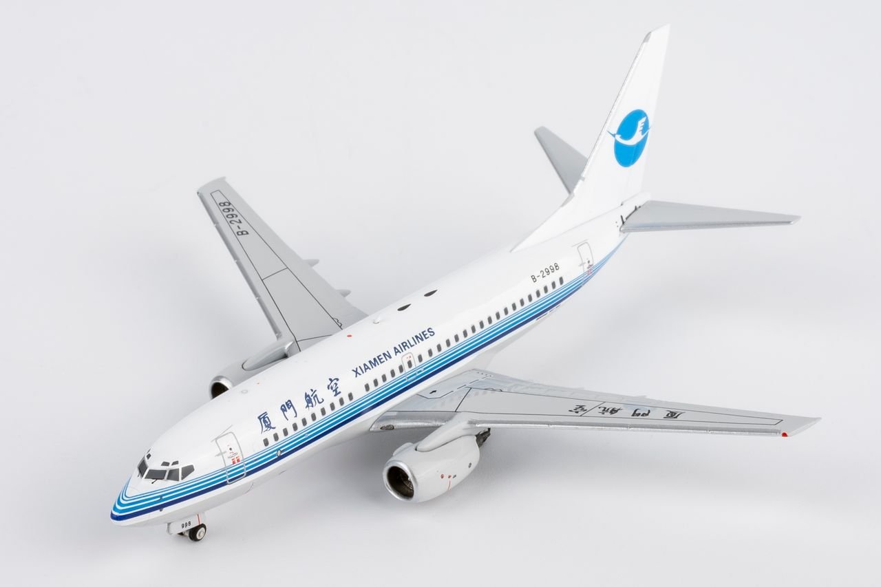 NG Models 64138 1:400 Xiamen Airlines 737 - 700 B - 2998 (classic colors; Xiamen Airlines' first 737 - 700)