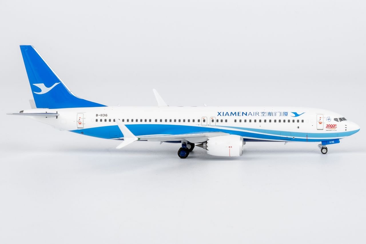 NG Models 64153 1:400 Xiamen Airlines 737 MAX 8 B - 1136 (with "2000th Boeing Aircraft for China" titles)