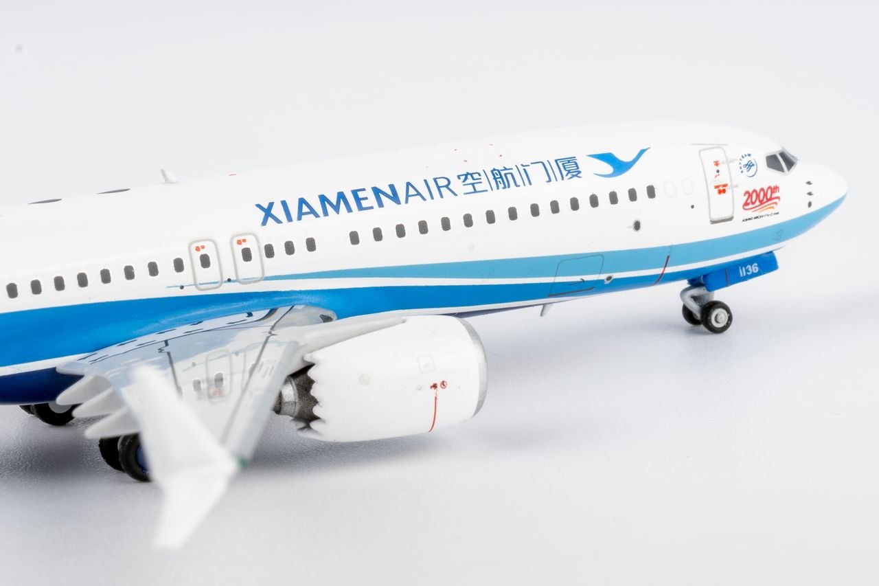 NG Models 64153 1:400 Xiamen Airlines 737 MAX 8 B - 1136 (with "2000th Boeing Aircraft for China" titles)