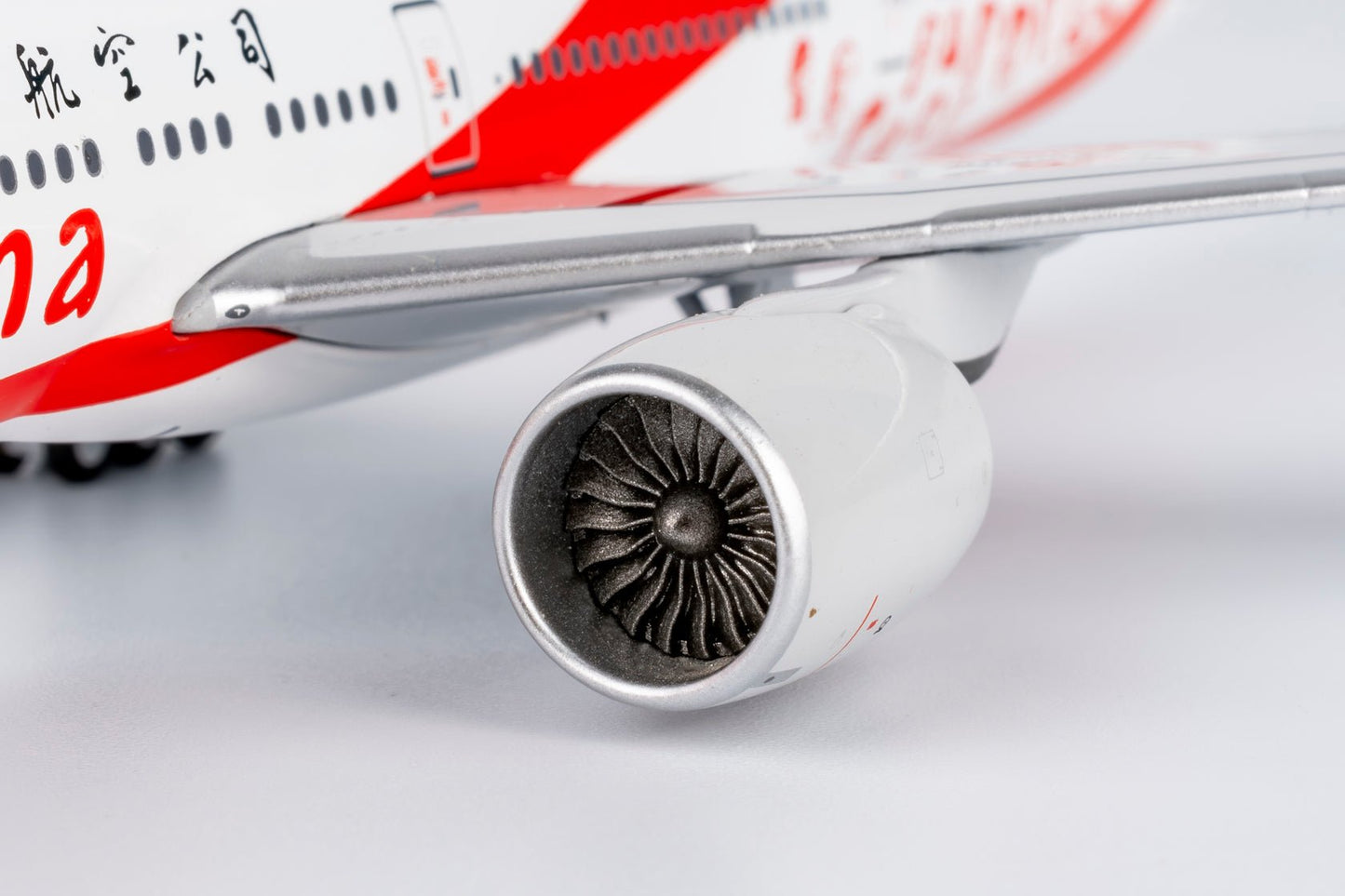 NG Models 73058 1:400 Air China 777 - 300ER B - 2035 (smiling China (ULTIMATE))