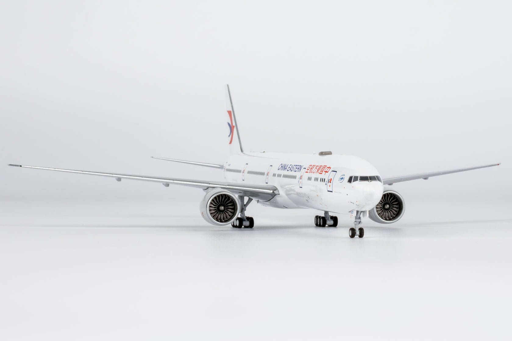 NG Models 73077 1:400 China Eastern Airlines 777 - 300ER B - 2025