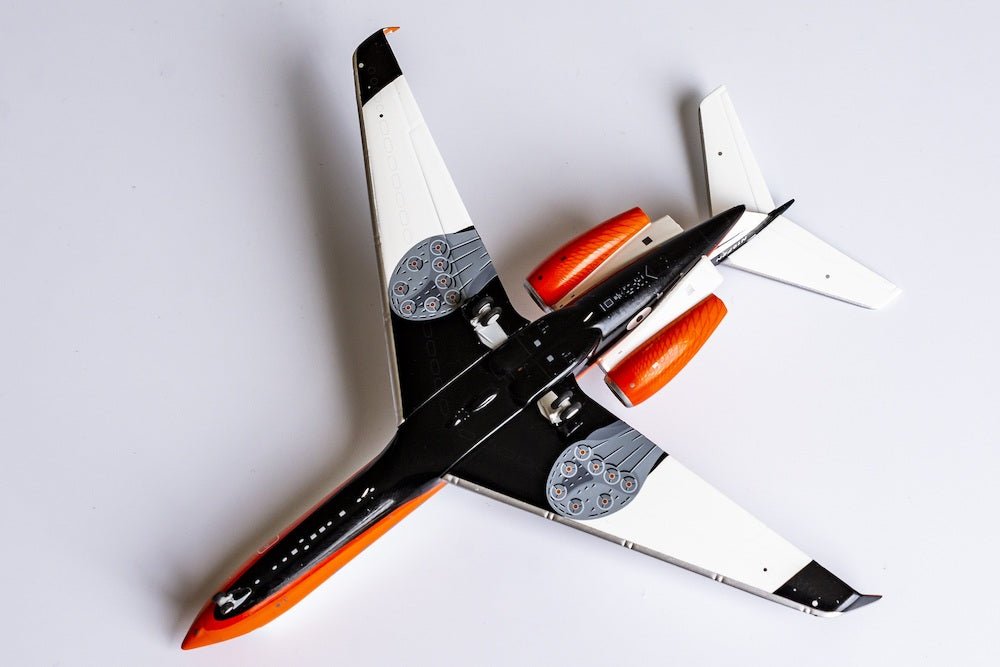 NG Models 75007 1:200 Nike Gulfstream G550 N1972N (white, red, black livery)