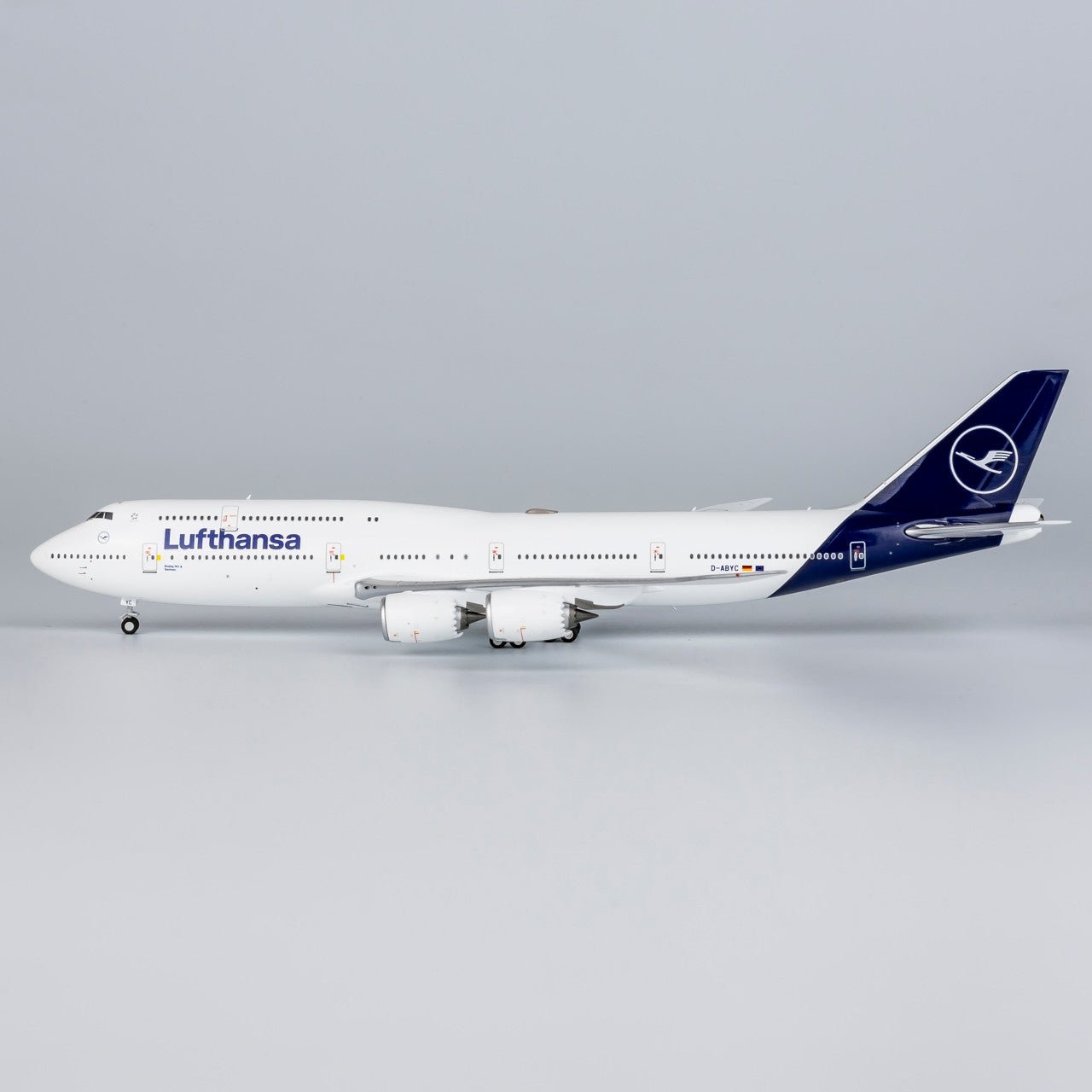 NG Models 78028 1:400 Lufthansa 747 - 8 D - ABYC (n/c; named "Sachsen")