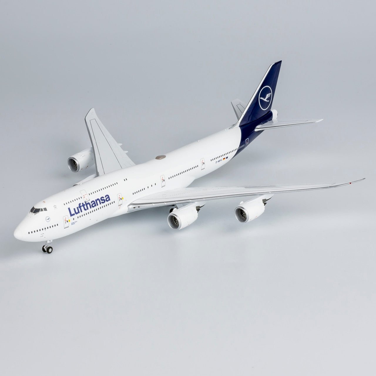 NG Models 78028 1:400 Lufthansa 747 - 8 D - ABYC (n/c; named "Sachsen")