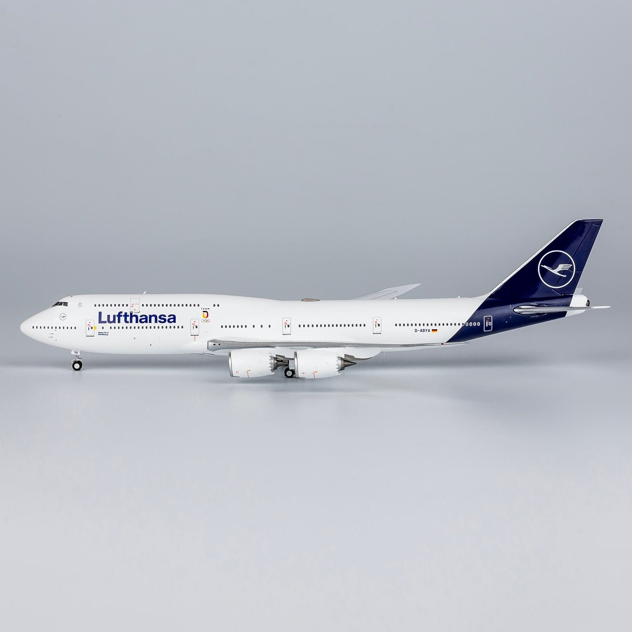 NG Models 78033 1:400 Lufthansa 747 - 8 D - ABYA (TEAM D; n/c; named "Brandenburg")