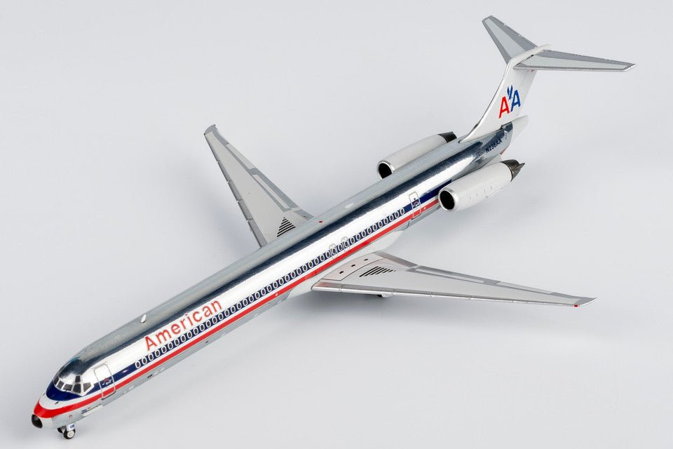 NG Models 83008 1:400 American Airlines MD - 82 N236AA (black nosecone)