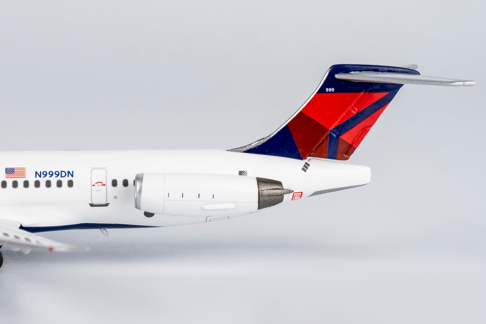 NG Models 83012 1:400 Delta Air Lines MD - 88 N999DN