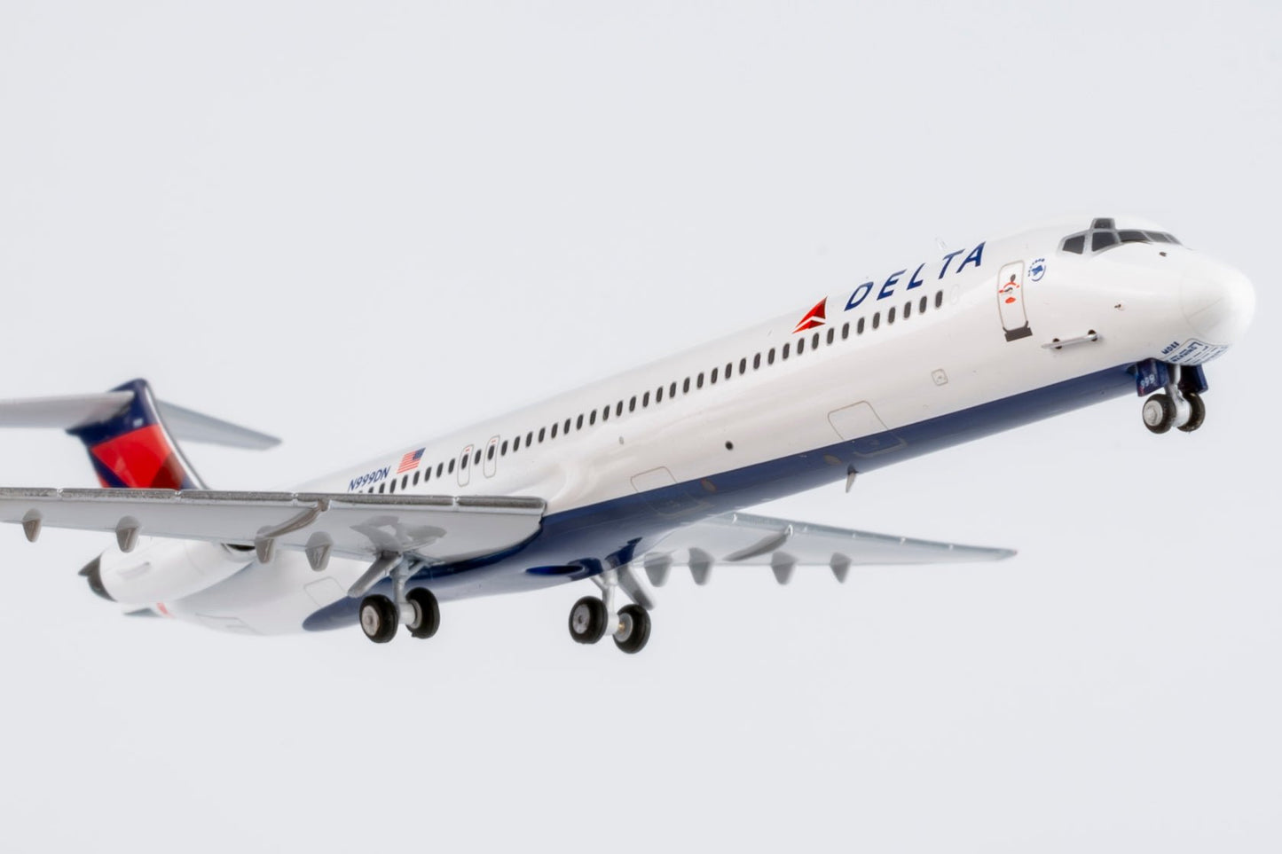 NG Models 83012 1:400 Delta Air Lines MD - 88 N999DN
