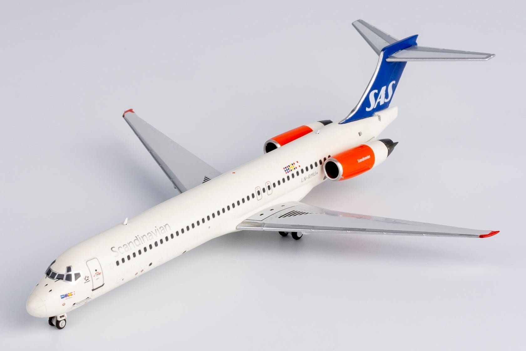 NG Models 84002 1:400 Scandinavian Airlines - SAS MD - 87 (DC - 9 - 87) LN - RMU (name "Grim Viking")