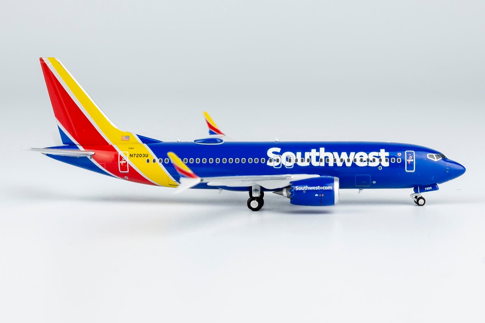 NG Models 87001 1:400 Southwest Airlines 737 MAX 7 N7203U