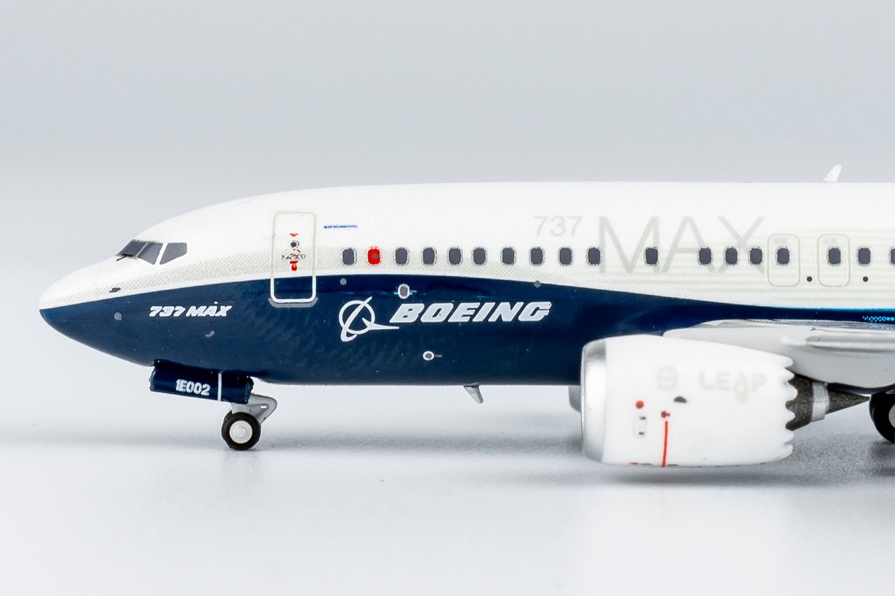 NG Models 87005 1:400 Boeing Company 737 MAX 7 N7202U