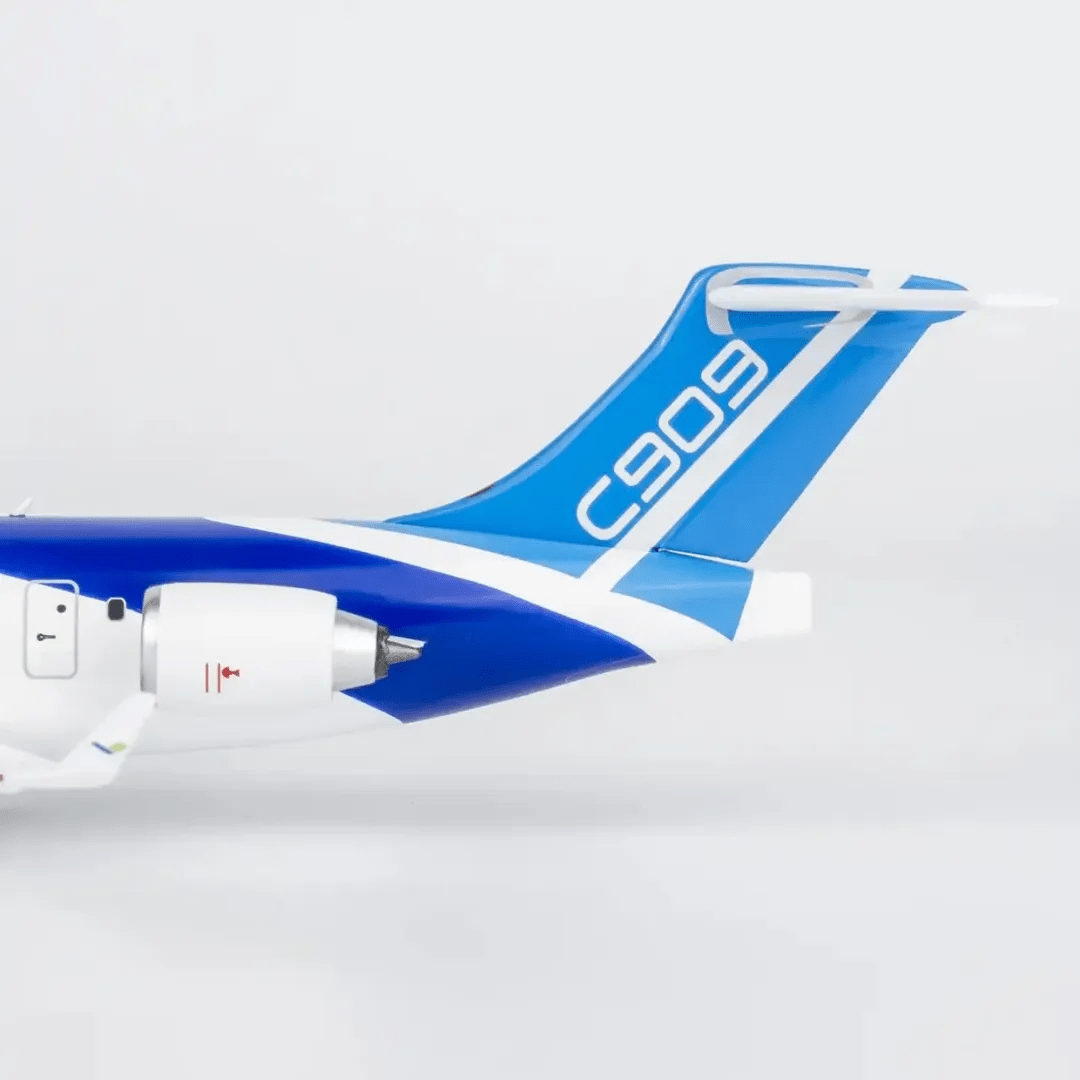 NG Models 87114 1:200 COMAC C909 (ARJ21 - 700)