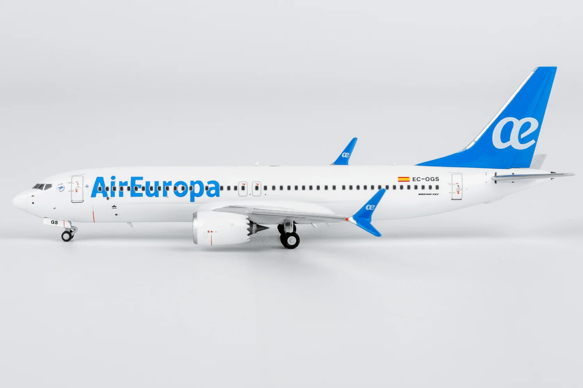 NG Models 88044 1:400 Air Europa 737 MAX 8 EC - OGS (1st 737 MAX 8 for UX)