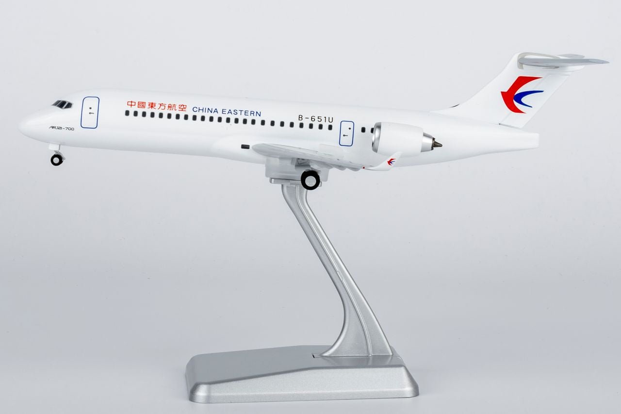 NG Models CES040 1:200 China Eastern Airlines C909 (ARJ21 - 700) B - 651U