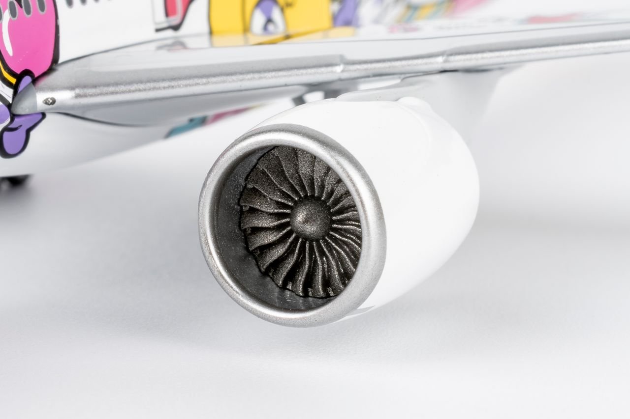 NG Models EVA047 1:400 Eva Airways 777 - 300ER B - 16740 (HELLO KITTY “Candy Jet” - Sanrio Characters 糖果机)
