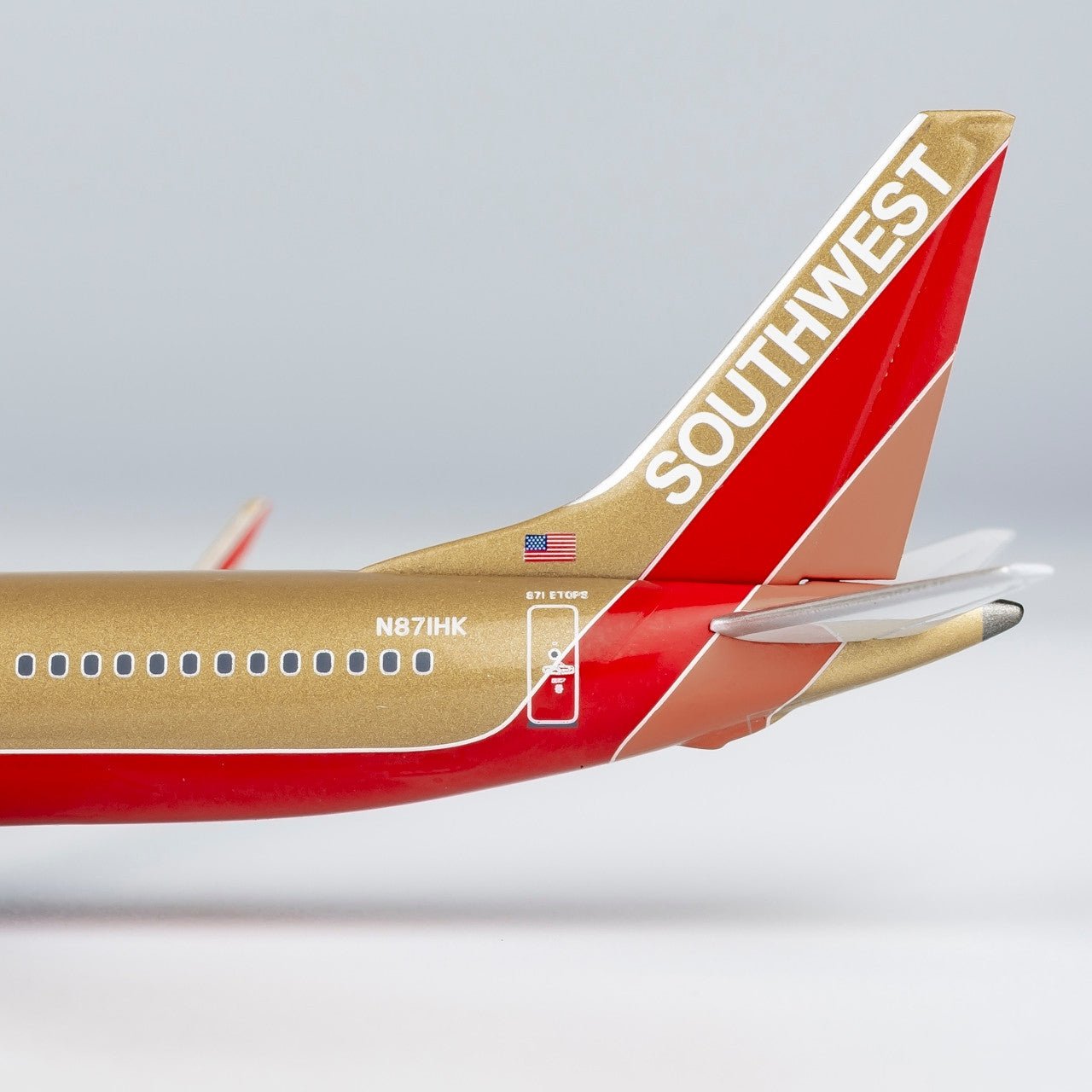 NG Models SWA002 1:400 Southwest Airlines 737 MAX 8 N871HK (Desert Gold Retro)