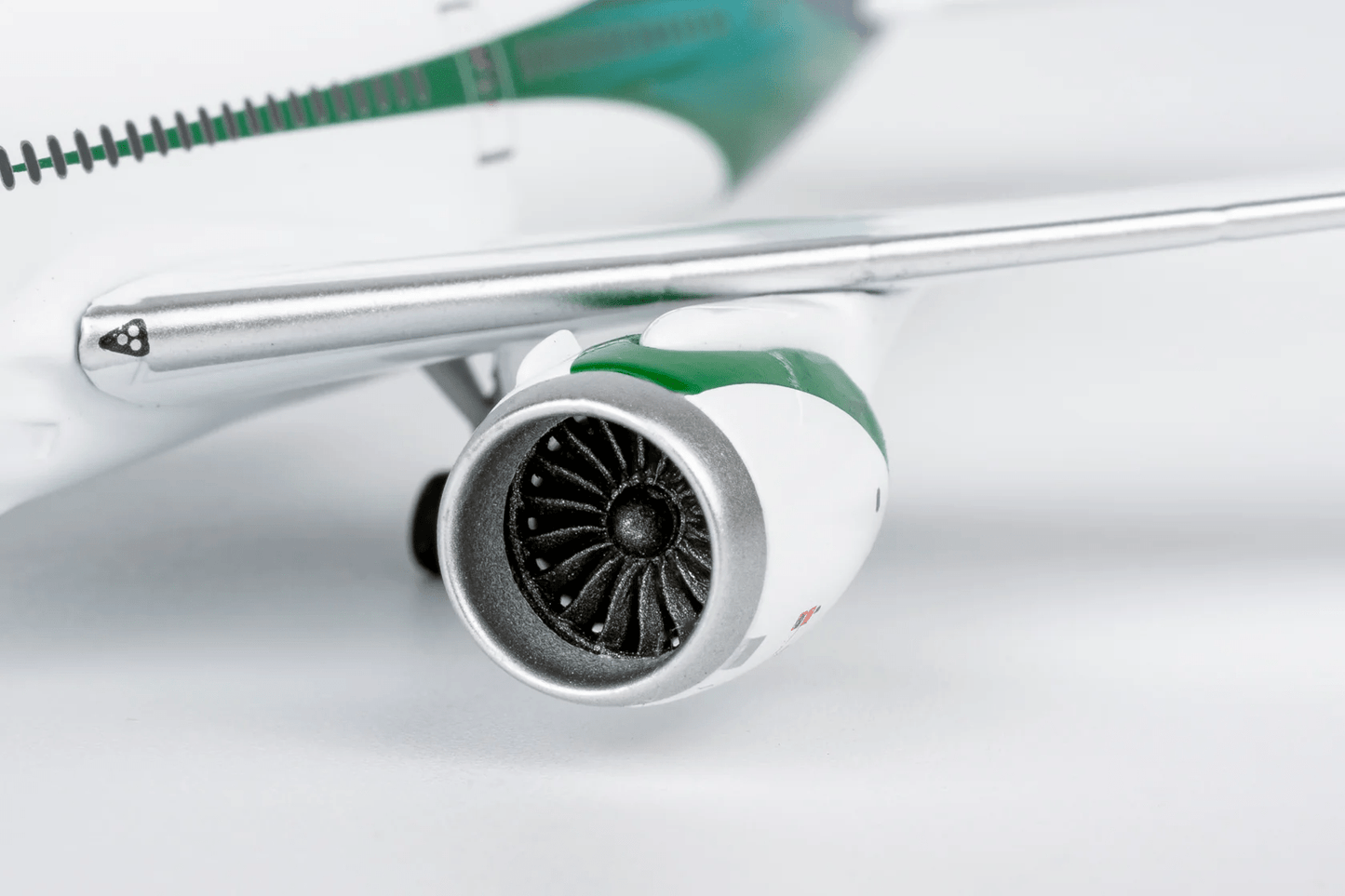 NG Models [ULTIMATE] 55161 1:400 Alaska Airlines 787 - 9 Dreamliner N784HA (new colors; Luxurious Package)