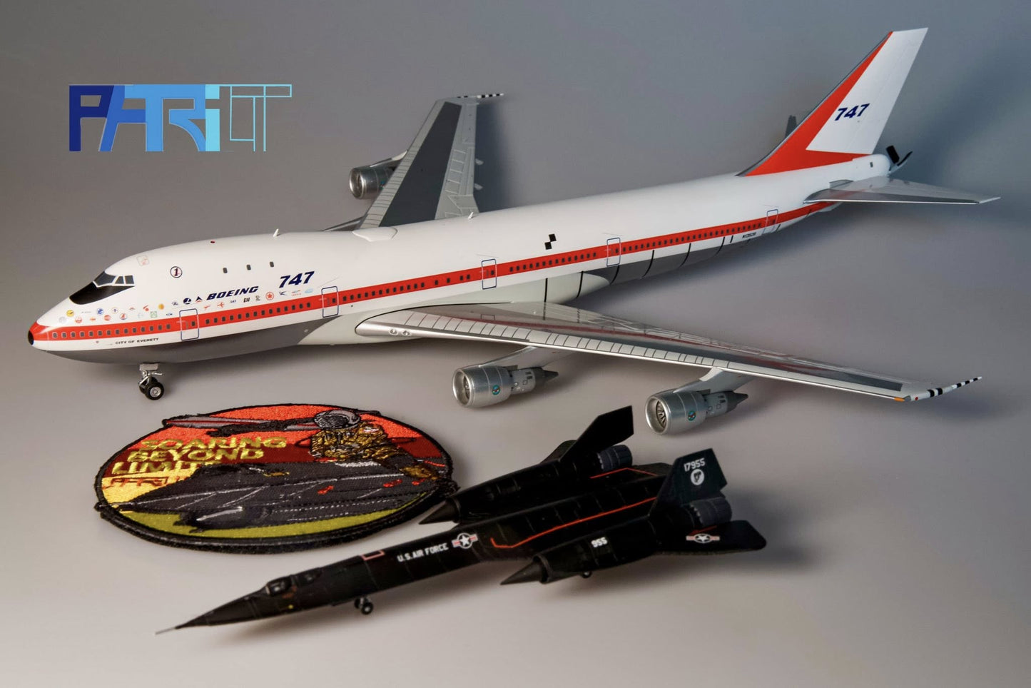 Patriot Models PT - 200 - 007FD 1:200 Boeing KC - 33 Tanker Flaps Down (747 - 100) N1352B and SR - 71A 61 - 7955 2 Plane Set