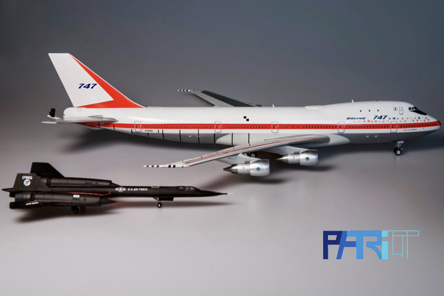 Patriot Models PT - 200 - 007FD 1:200 Boeing KC - 33 Tanker Flaps Down (747 - 100) N1352B and SR - 71A 61 - 7955 2 Plane Set