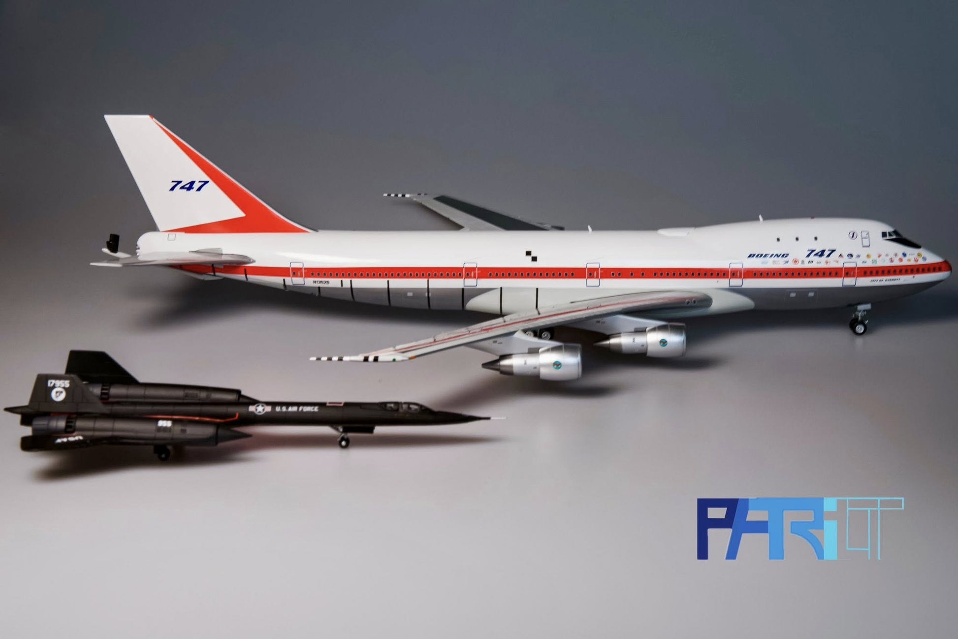 Patriot Models PT - 200 - 007FD 1:200 Boeing KC - 33 Tanker Flaps Down (747 - 100) N1352B and SR - 71A 61 - 7955 2 Plane Set