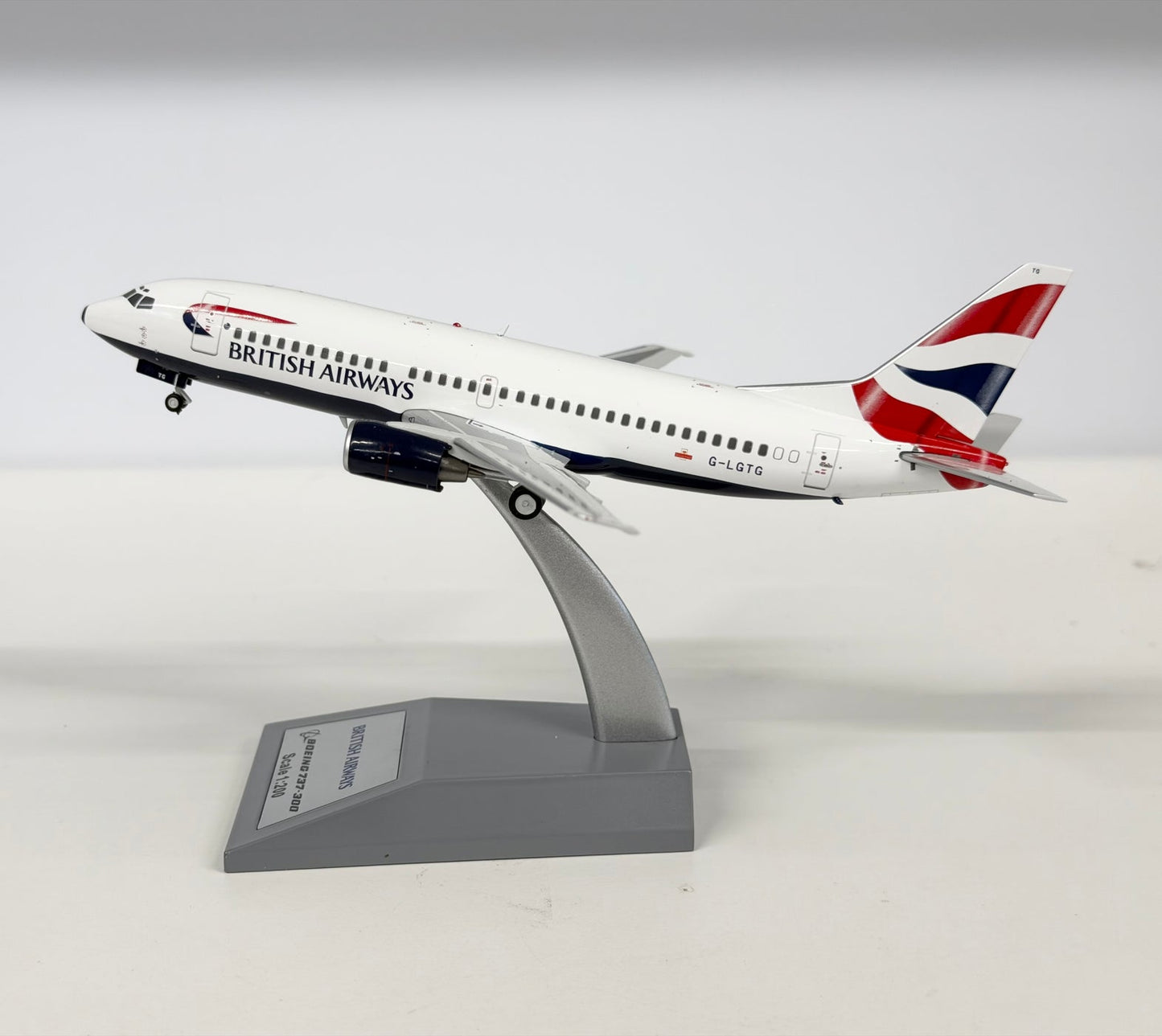 Pre - Order ARD200 ARDBA103 1:200 British Airways Boeing 737 - 300 G - LGTG