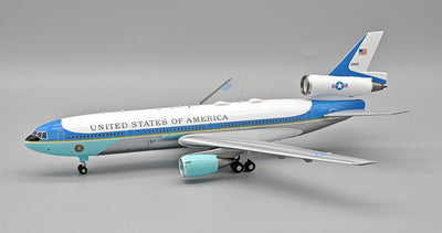 Pre - Order B - Models B - 104 - USAF - P 1:200 AIR FORCE ONE DC10 - 40