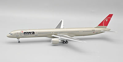 Pre-Order B-Models B-753-NW-592 1:200 Northwest Airlines Boeing 757-351 N592NW