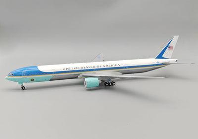 Pre - Order B - Models B - USAF - 773 - 01P 1:200 UNITED STATES OF AMERICA Boeing 777 - 300