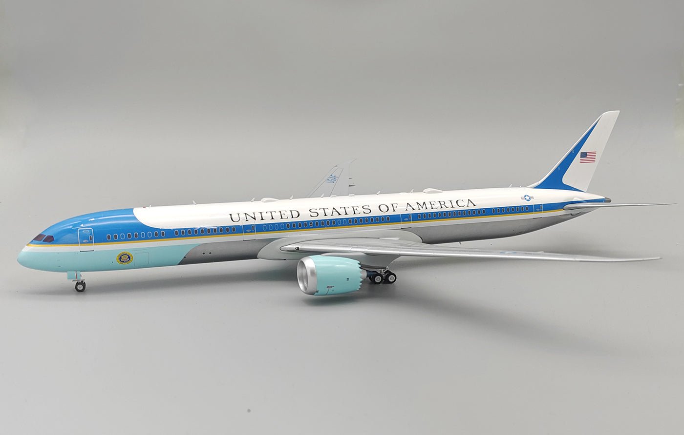 Pre - Order B - Models B - USAF - 78X - 001P 1:200 United States of America Boeing 787 - 10
