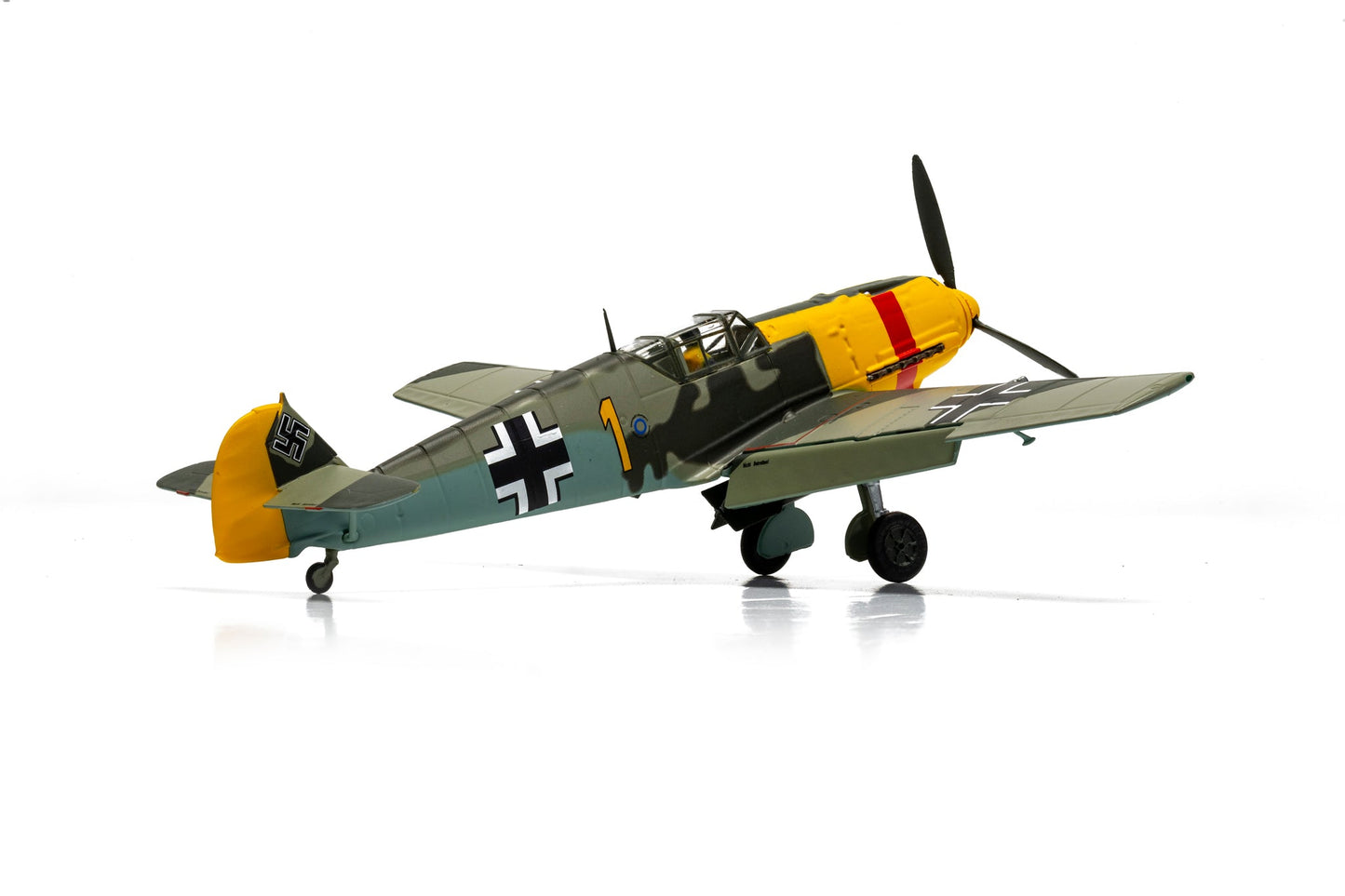 Pre - Order Corgi AA28009 1:72 Messerschmitt Me109E - 4/B 'Yellow 1' Oberleutnant Walter Rupp (Battle of Britain 85)